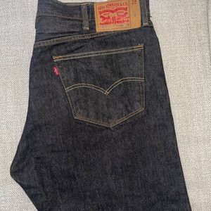 Levi’s 501 Dark denim jeans
